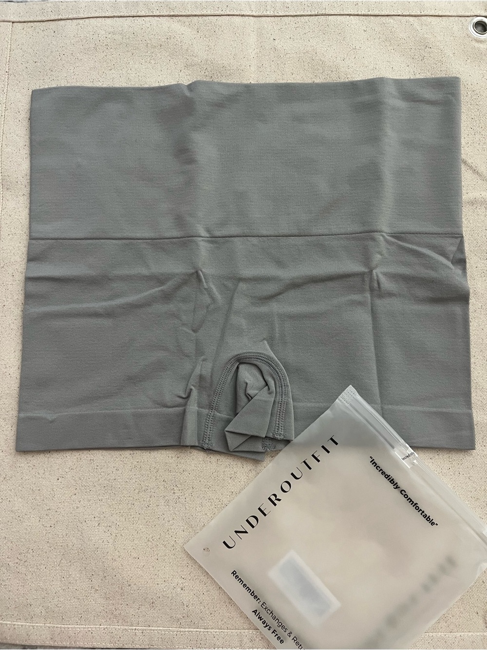 Underoutfit Smoothing at Waist Boyshorts Size Medium